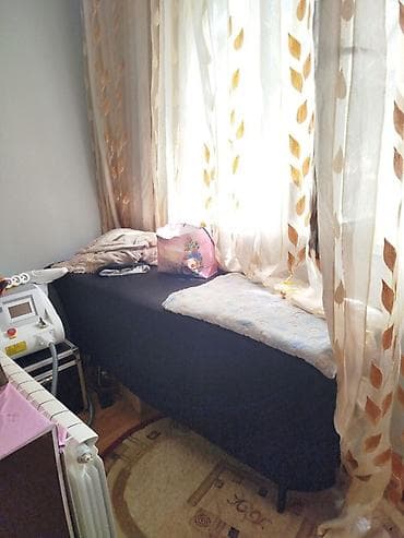 Продается кушетка, складывается, чехол отдам в подарок