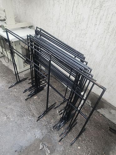 Стойки для заборов: Металлические стойки/каркасы для ограждений и табличек. - Материал — 2