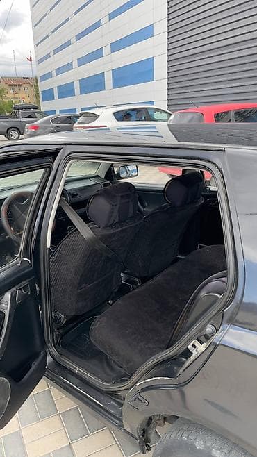 хода стирим: Volkswagen Golf: 1992 г., Механика, Хэтчбэк — 4