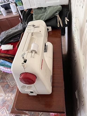 dulipu machine: Швейная машина Janome, Компьютеризованная, Автомат — 2