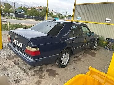 Mercedes-Benz W124: 1989 г., 2 л, Механика, Бензин, Седан — 4