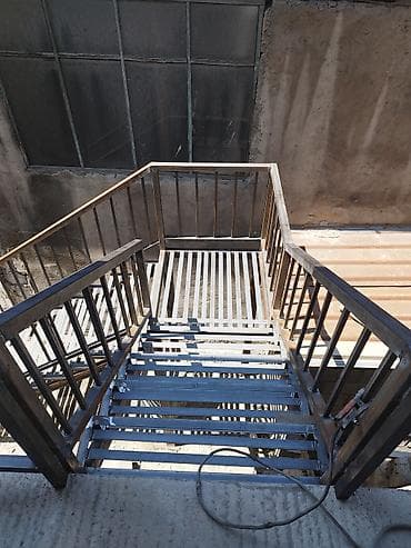 дл: Металлическая лестница Для дома, Бесплатный замер, Форма лестницы: П-образная — 3