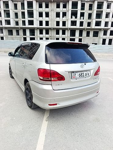 golf 2: Toyota Ipsum: 2002 г., 2.4 л, Автомат, Бензин, Минивэн — 4