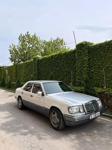 мерседес бенз а: Mercedes-Benz W124: 1993 г., 2.2 л, Механика, Седан — 1