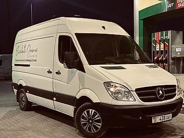 Унаа: Mercedes-Benz Sprinter — цельнометаллический фургон белого цвета — 3