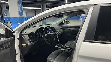 Продажа авто: Hyundai Avante: 2017 г., 1.6 л, Автомат, Бензин, Седан — 6