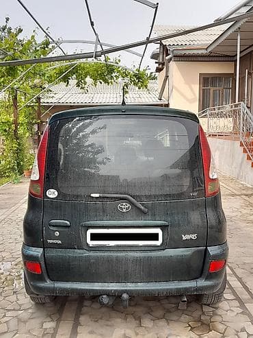 Унаа сатуу: Toyota Yaris Verso: 2004 г., 1.3 л, Кол менен иштөөчү, Бензин, Вэн/Минивэн — 4