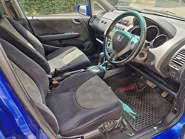 Продажа авто: Honda Fit: 2004 г., 1.5 л, Автомат, Бензин, Хэтчбэк — 6