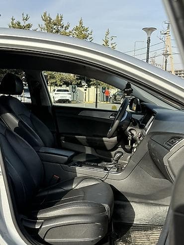 audi r8: Аренда Hyundai Sonata, серебристый седан бизнес-класса Кузов и — 4