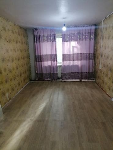 Бөлмөлөр: Сдаётся просторная комната - Площадь: примерно 16–20 м² (визуально — — 2