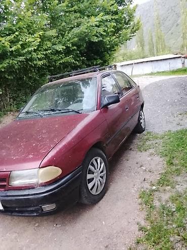 e90 bmw: Opel Astra: 1992 г., 1.6 л, Механика, Бензин, Хэтчбэк — 10