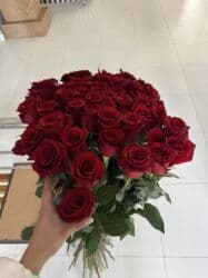 букеты розы: Метровые розы 😍 Сегодняшний 06.11.2025 Можем отправить свежие — 9