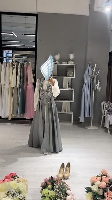 Вечернее платье, Длинная модель, Без рукавов, S, M at lalafo.kg Вечернее платье, Длинная модель, Без рукавов, S, M