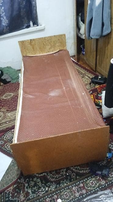 single bed: Односпальная кровать из ЛДСП/OSB - Размер спального места — 1