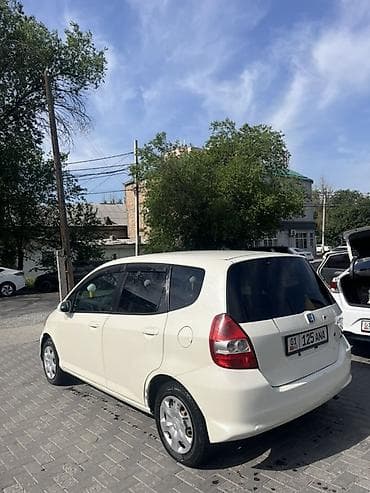 универса: Honda Fit: 2002 г., 1.3 л, Автомат, Бензин, Хэтчбэк — 4