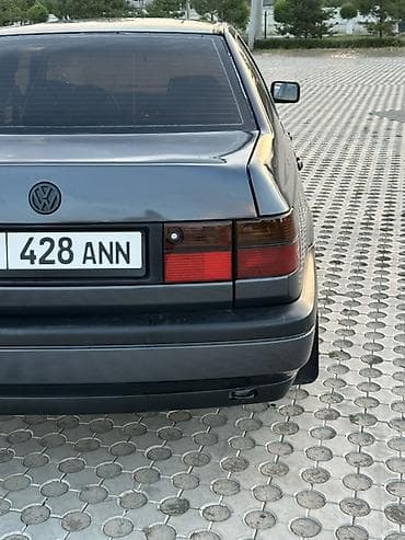 Транспорт: Volkswagen Vento: 1994 г., 1.8 л, Механика, Бензин, Седан — 9