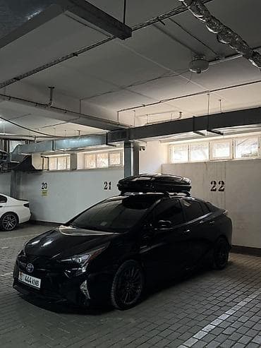 Toyota Prius: 2017 г., 1.8 л, Вариатор, Гибрид, Хэтчбэк