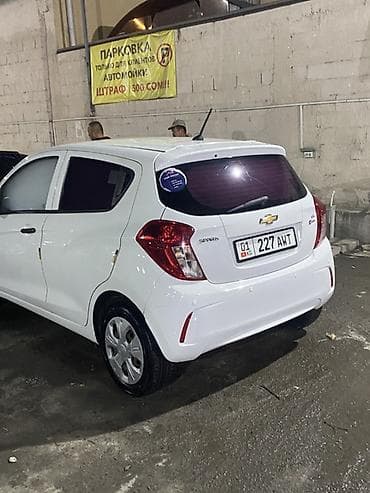 Chevrolet Spark: 2016 г., 1 л, Автомат, Бензин, Седан