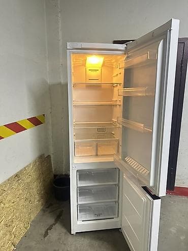 холодильник продаётся: Холодильник Indesit, Двухкамерный, Total no frost — 5