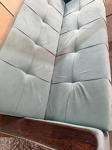 диваны продаю: Прямые диваны с высокой спинкой и широкими подлокотниками - — 8