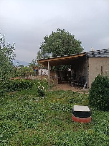 Продается дом три спальни, гостиная. Природный газ, три фазы. участок — 5