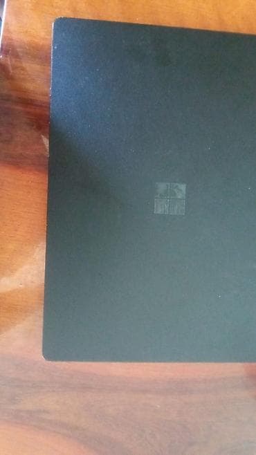 wi: Ноутбук Microsoft Surface Laptop (черный) обмен на скутер макси - — 2