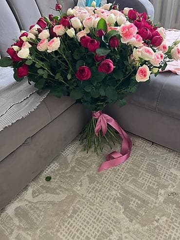 Пышный букет из роз микс - Состав: крупный букет роз в двух оттенках