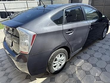 crv 5: Toyota Prius: 2011 г., 1.8 л, Гибрид, Хэтчбэк — 6