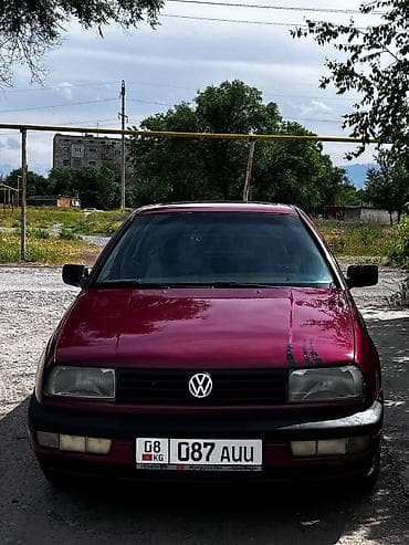 Volkswagen Vento: 1992 г., 1.8 л, Механика, Бензин, Седан