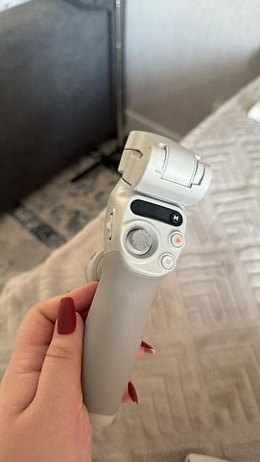 Стабилизатор для смартфона DJI Osmo Mobile (серый) - 3-осевой at lalafo.kg Стабилизатор для смартфона DJI Osmo Mobile (серый) - 3-осевой