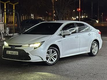 Toyota Corolla: 2020 г., 1.8 л, Вариатор, Гибрид, Седан