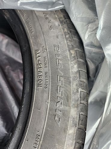 235 55 17: Продаю! Шины летние/всесезонные, пара - Размер: 215/55 R17 (указано — 3