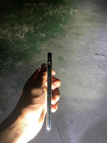 Все работает минус задняя крвшка, IPhone X, 64 ГБ, цвет Space Gray -