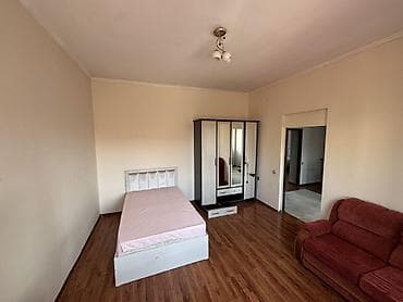 кара балта гоцтиниса: 3 этажный Танхаус вместе с цокольным этажом общая полезная площадь — 8