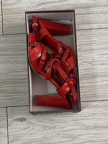 Женские босоножки на каблуке - Цвет: ярко‑красный, глянцевый лак -