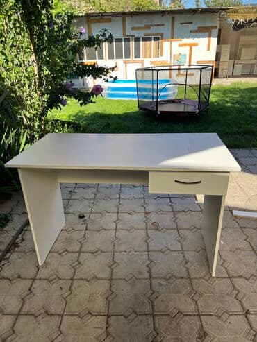 офисные столы бу: Офисный стол, Новый, Нерегулируемый, цвет - Серый, Прямоугольный, ЛДСП, Самовывоз, Платная доставка — 1