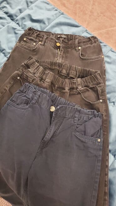 Джинсы мальчик бу
можно в школу
удобные 12 лет длина 93с и 97см