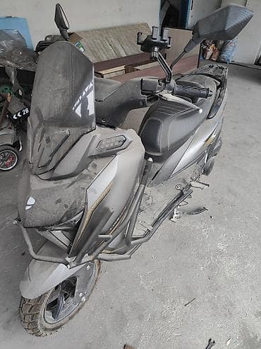 Макси-скутер 150 куб. см, Бензин, Б/у