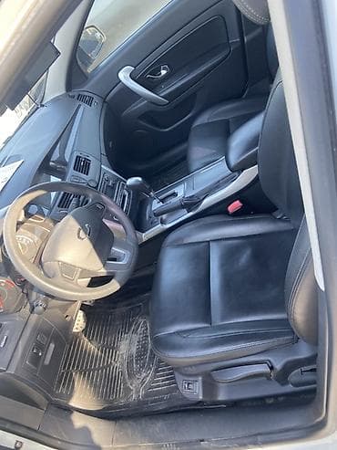 renault logan: Renault : 2018 г., 2 л, Автомат, Газ — 5