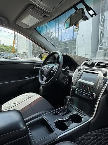 реальному: Toyota Camry: 2017 г., 2.5 л, Автомат, Бензин, Седан — 5