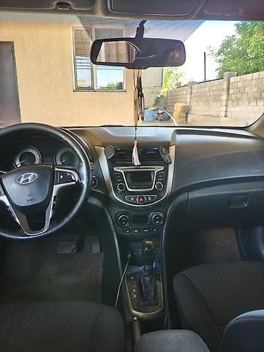 Hyundai Solaris: 2014 г., 1.6 л, Автомат, Бензин, Седан — 4