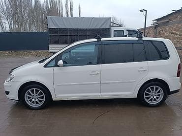капот витз: Volkswagen Touran: 2008 г., Универсал — 4