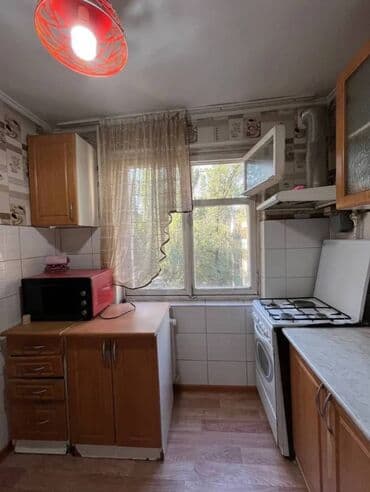 срочно продаётся 1 комнатная квартира в районе ошского рынка по улице кенсуйская 17: 4 комнаты, 86 м², 104 серия, 4 этаж, Косметический ремонт — 6