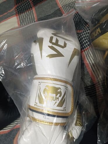 футбольные бутсы predator: Venum белые 1200 сом 12 унций Venum черные 1200 сом 12 унций Все — 2