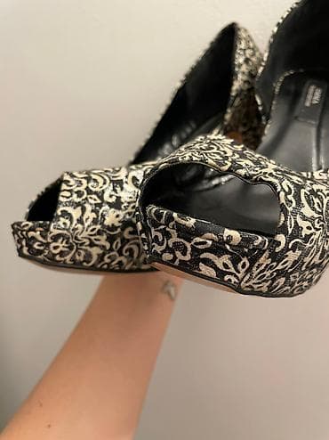 Оксфорды: Продаю туфли. 38-39 размер. Видели свет всего один раз. Очень удобная — 6