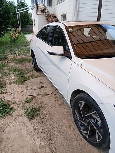 для салона авто: Hyundai Elantra: 2024 г., Бензин, Седан — 9