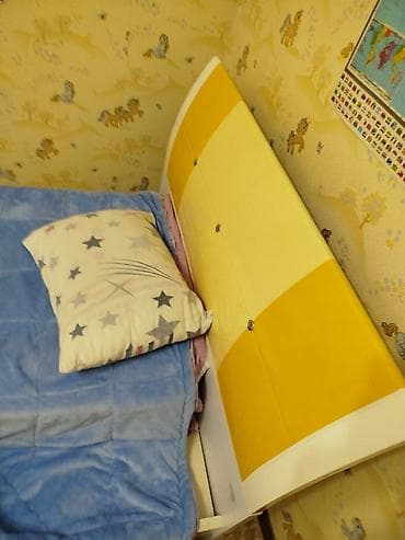 Кровати: Односпальная кровать с мягким изголовьем - Размер спального места — 4