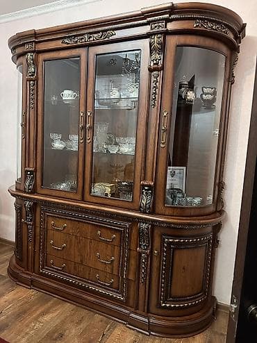 буфет шкаф бу: Классическая гостиная витрина/ сервант б/у 
Номер — 3