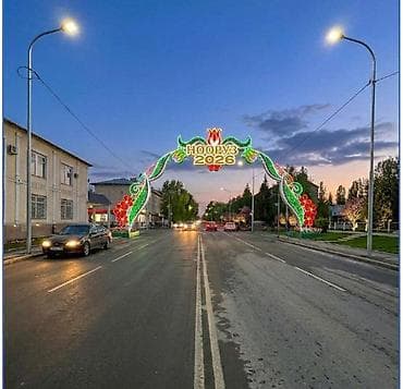 Дизайнерский столик с круглой деревянной столешницей и металлическим — 5