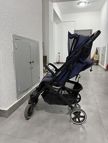 бекер коляска: Прогулочная коляска Berecobaby (надпись на ткани) в темно‑синем цвете — 2